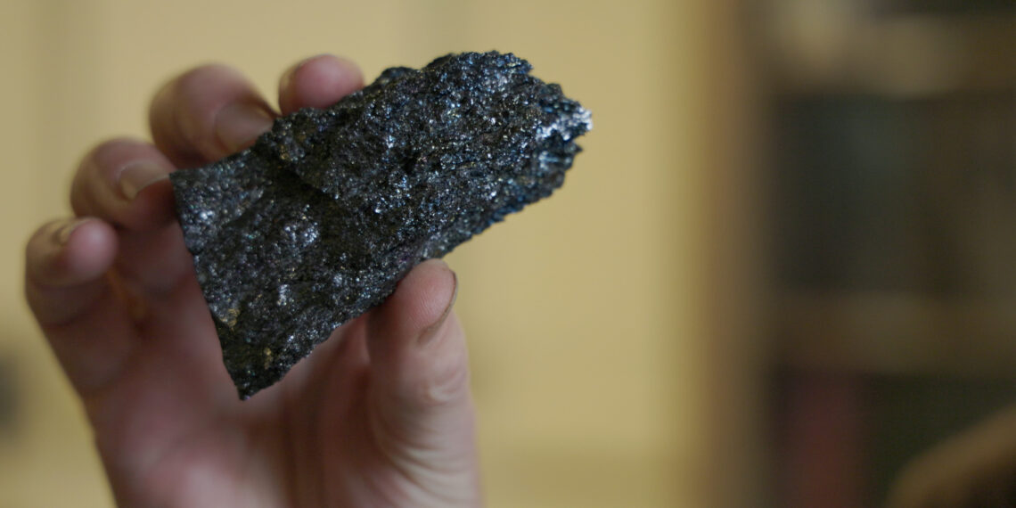 Researchers Create First Functional Semiconductor Made From Graphene