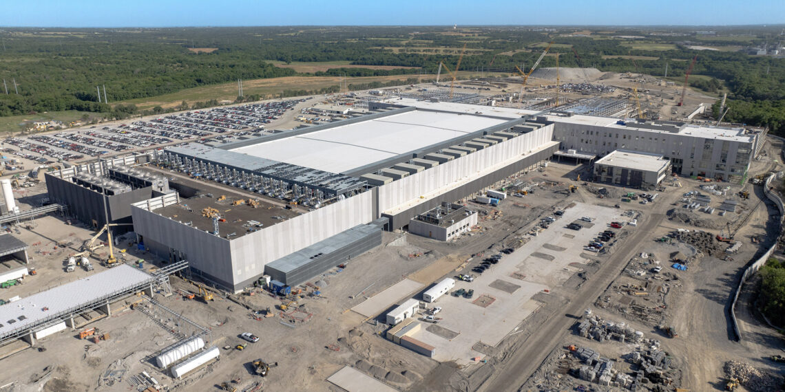 Construction underway on two of Texas Instruments’ new 300mm semiconductor wafer fabs in Sherman, Texas, SM1 and SM2. The site has the potential for up to four fabs.