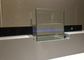 Kyocera's_Ultra_High-Speed_Underwater_Wireless_Optical_Communication_Technology