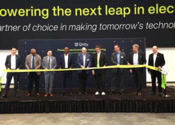 Qnity leaders and government officials, including Delaware Governor Matt Meyer