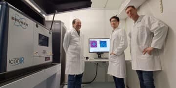 Bruker’s Dimension IconIR system at imec with (left to right) Hartmut Stadler (Bruker), Dowon Kim (imec) and Marcel Laarhoven