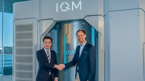 (From Left) Toshiya Kohno, Representative Director, President and CEO of TOYO Corporation, and Jan Goetz, CEO & Co-founder of IQM Quantum Computers