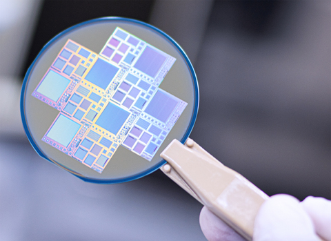 Great Sky's SOEN (superconducting optoelectronic network) wafer